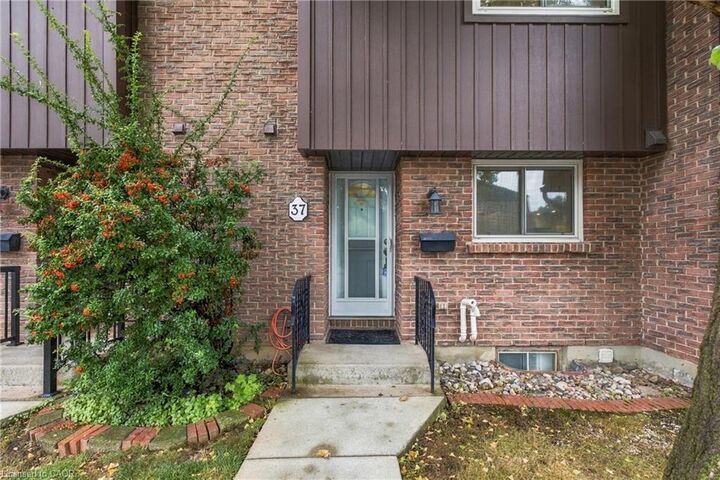 Property Photo:  151 Linwell Road 37  ON L2N 6P3 