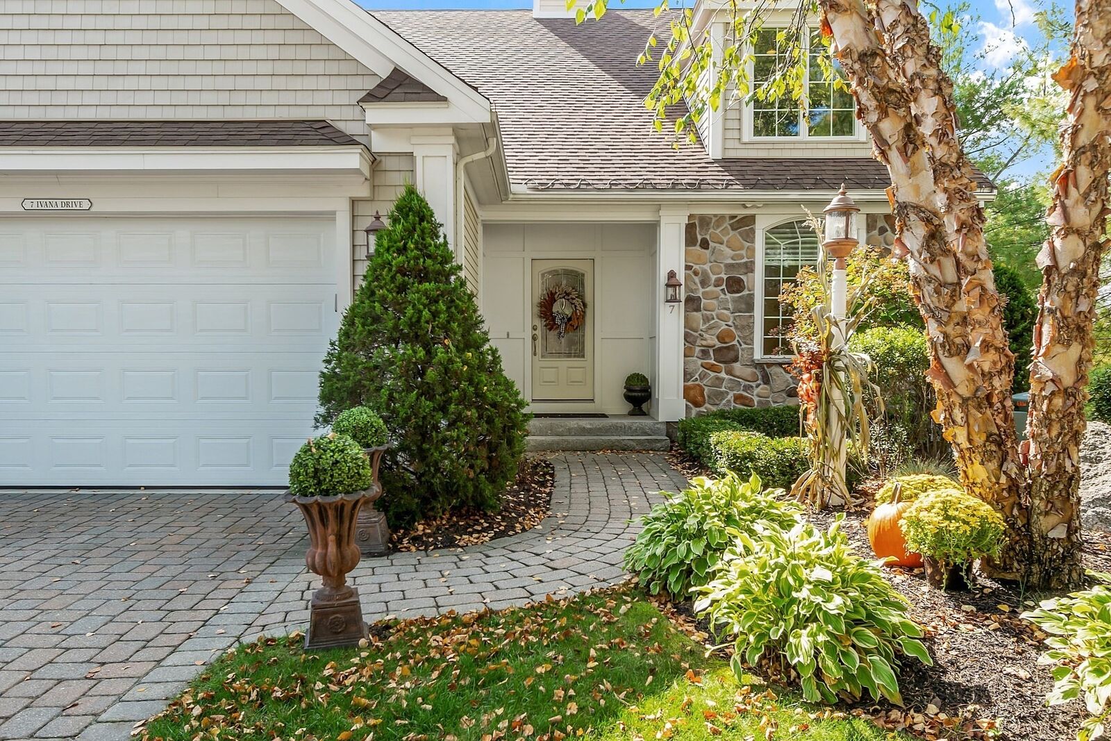Property Photo:  7 Ivana Dr 7  MA 01810 