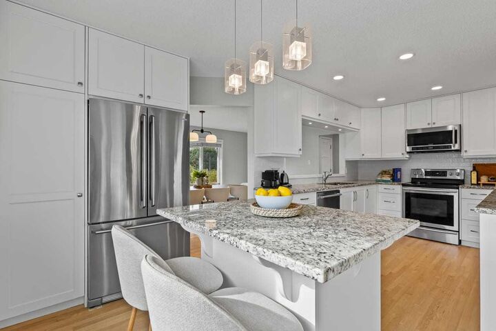 Property Photo:  232 Lake Wapta Rise SE  AB T2J 2M9 