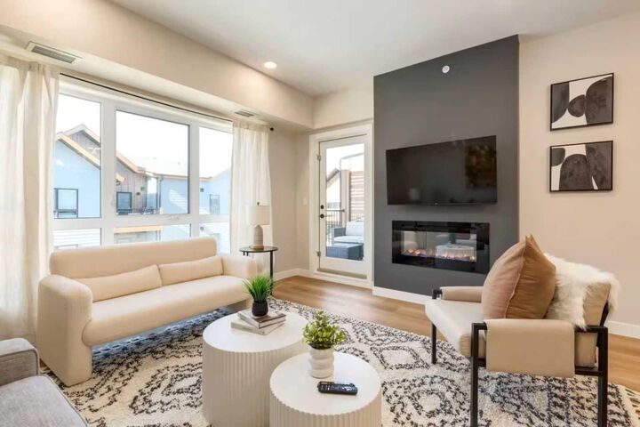 Property Photo:  200 2nd Avenue 2316  AB T1W 2W4 