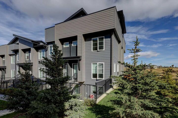 Property Photo:  260 Rowley Way NW 319  AB T3L 0H5 