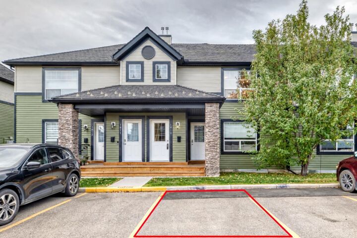 Property Photo:  140 Sagewood Boulevard SW 1810  AB T4B 3H5 