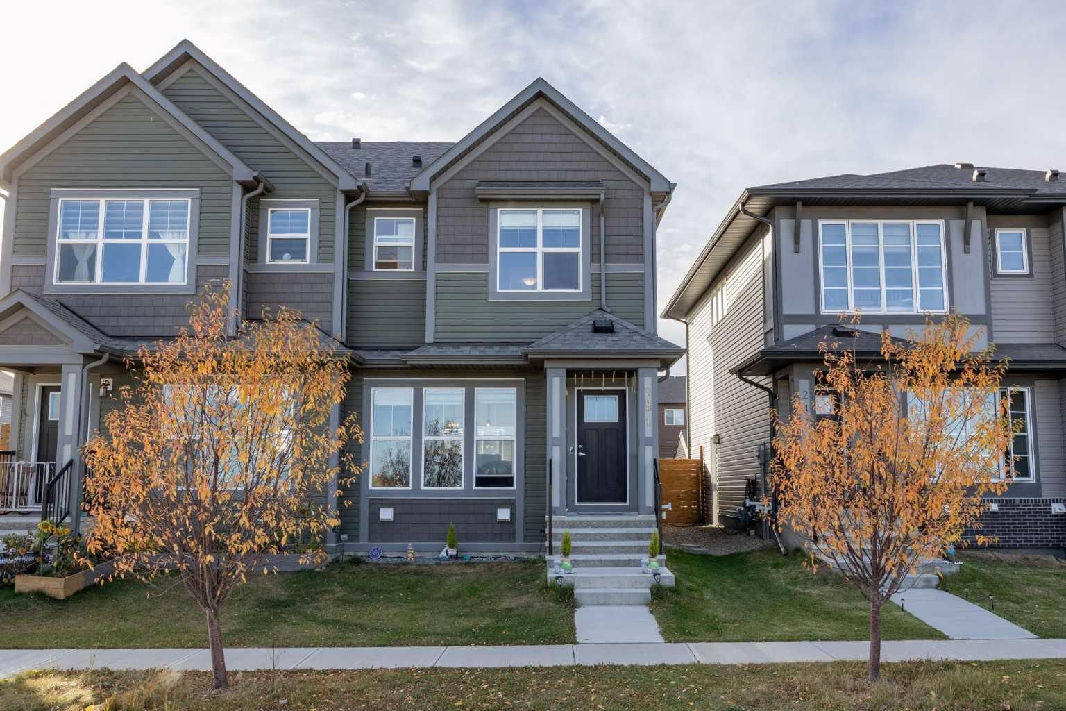 Property Photo:  251 Chinook Gate Boulevard SW  AB T4B 5J4 