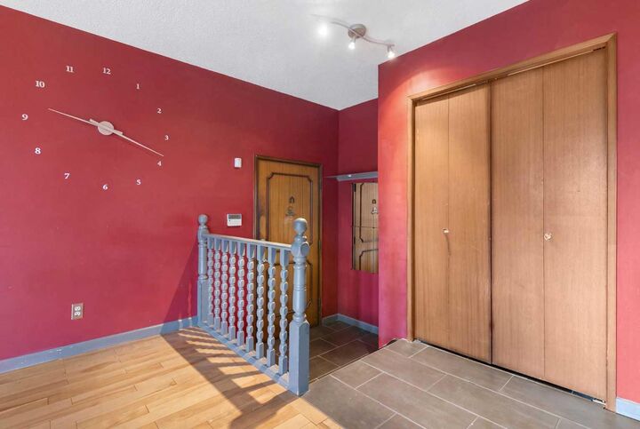 Property Photo: 107 Bermuda Close NW AB T3K 1G4