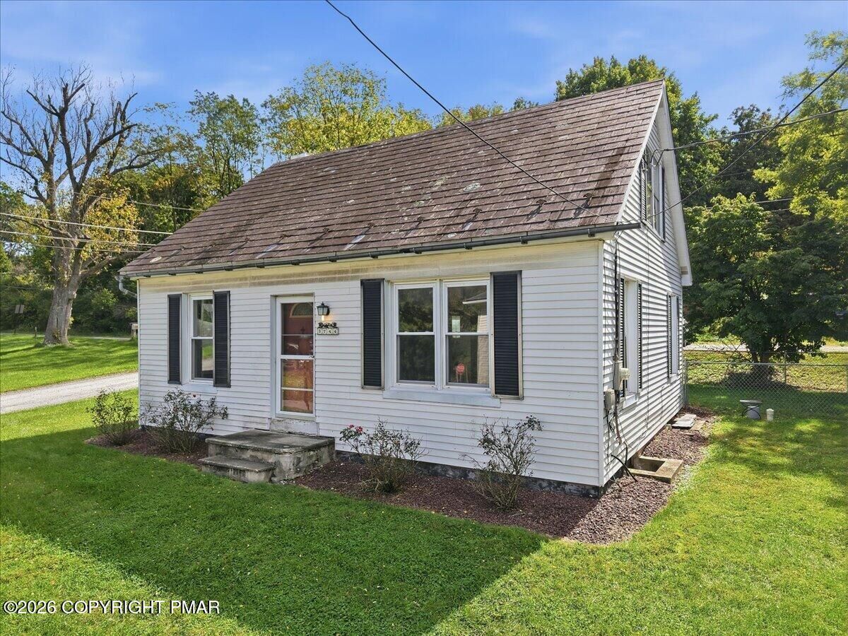 Property Photo:  3744 Redbud Drive  PA 18067 