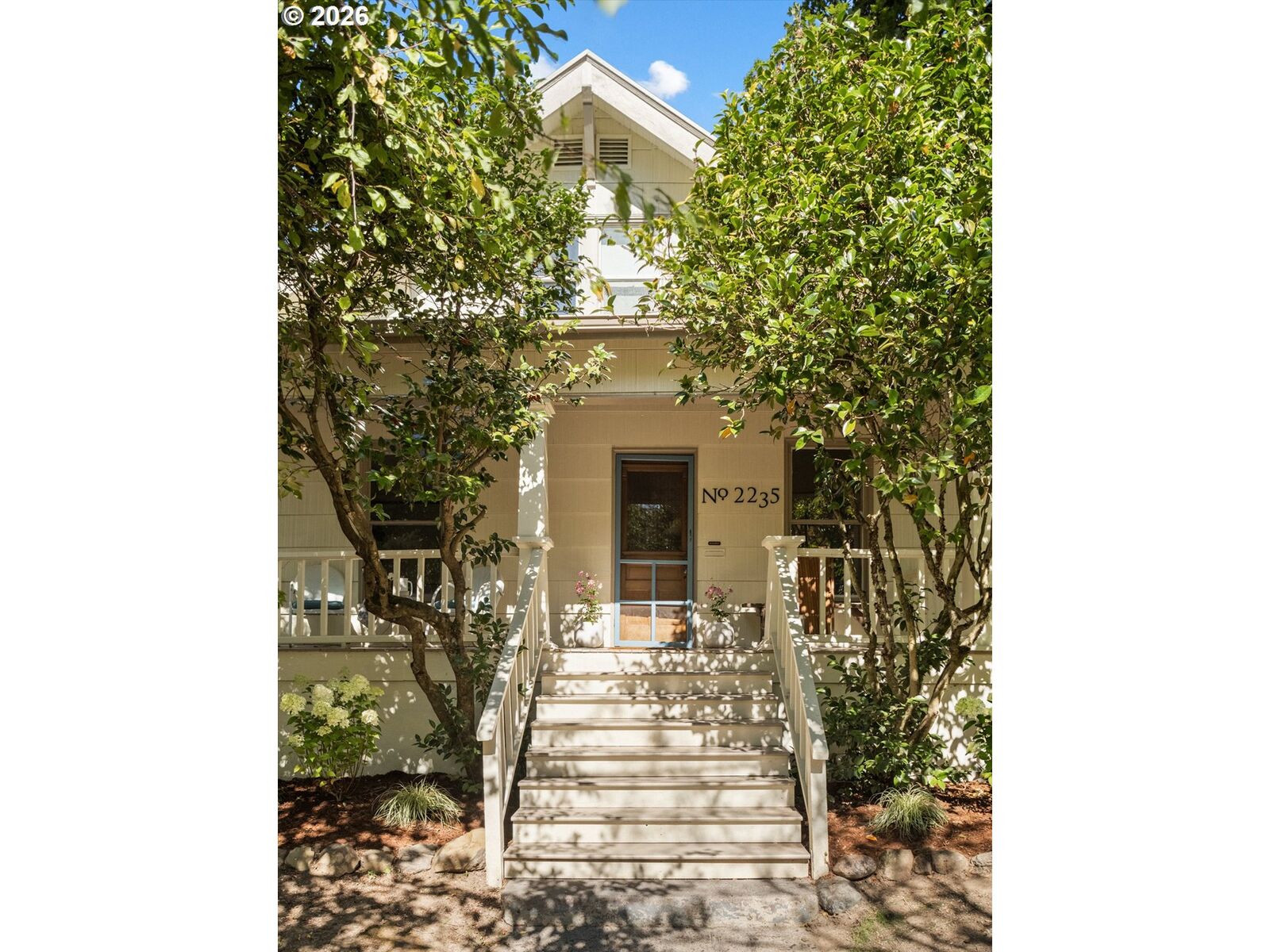 Property Photo:  2235 SE Brooklyn St  OR 97202 