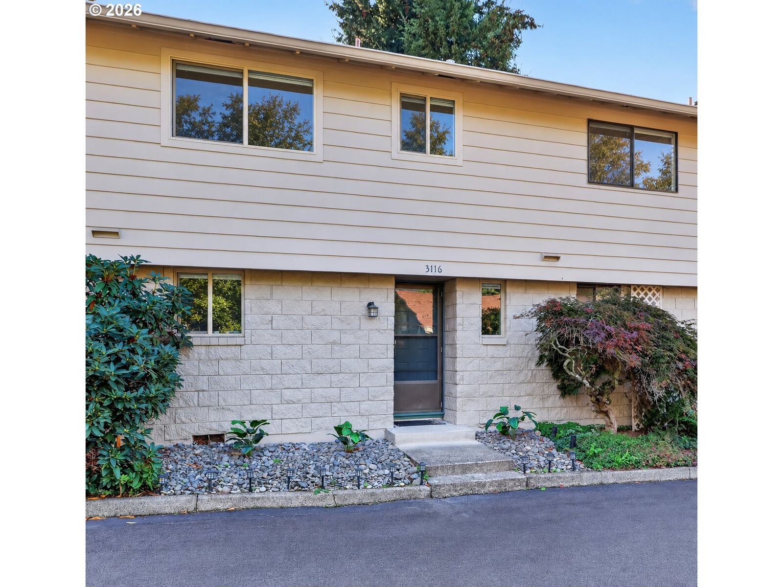 Property Photo: 3116 SE Chestnut St OR 97267