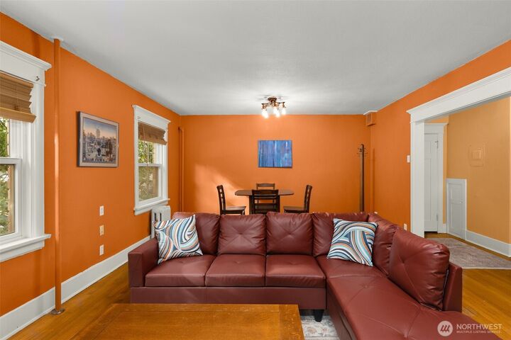Property Photo:  516 E Thomas Street 102  WA 98102 