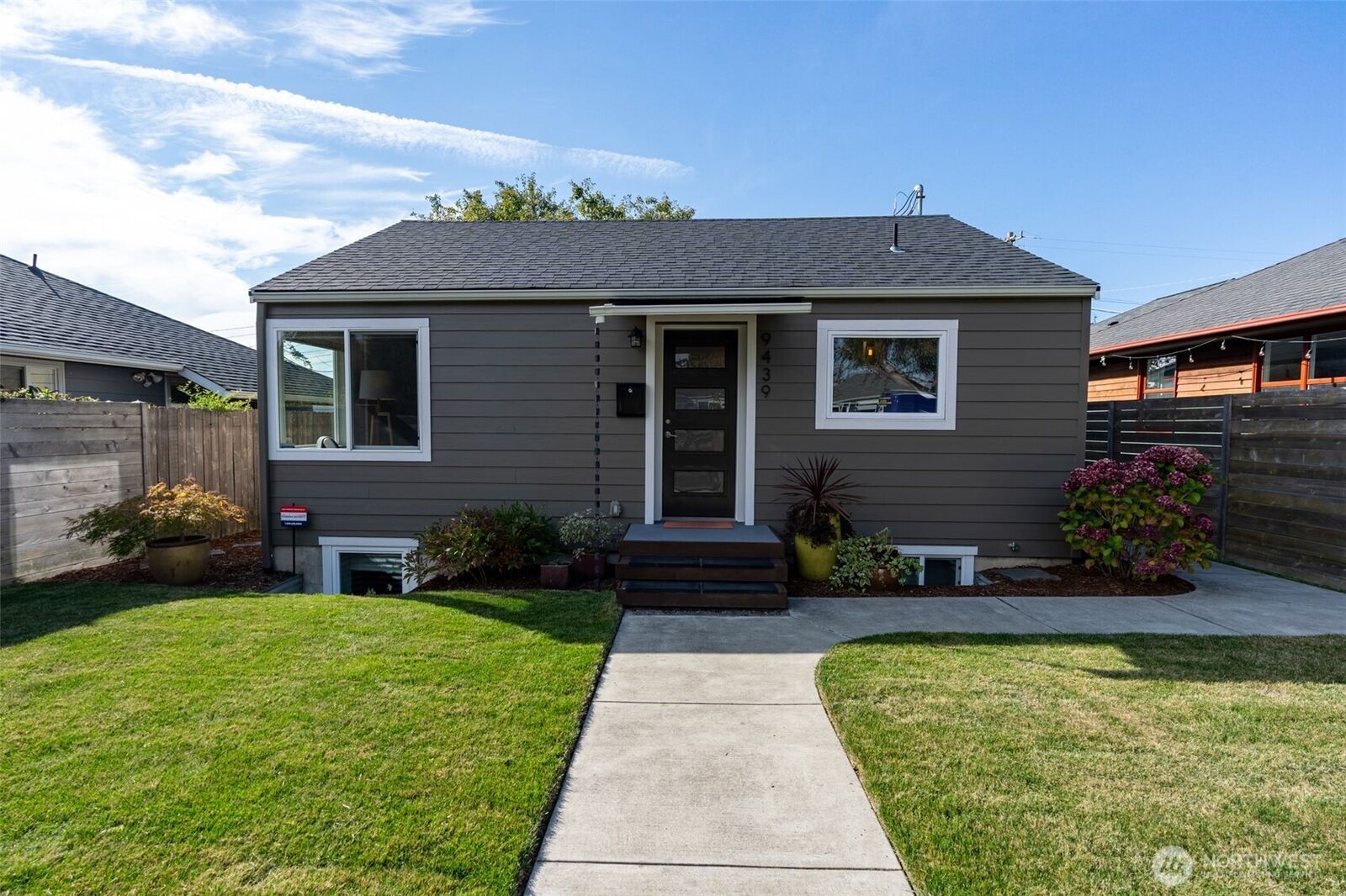 Property Photo:  9439  21st Avenue SW  WA 98106 