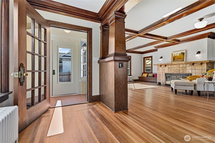Property Photo:  800 E Laurel Street  WA 98225 