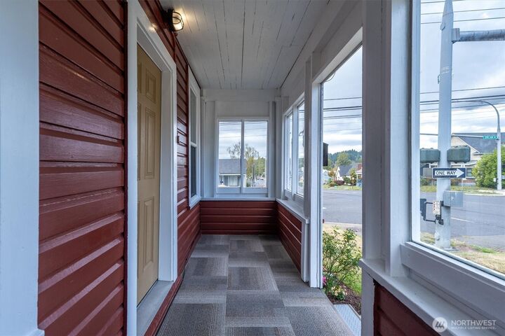 Property Photo: 500 Cowlitz Way WA 98626
