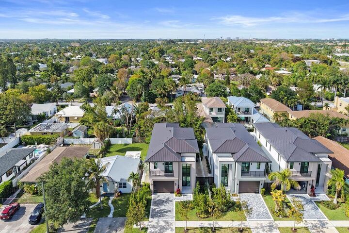 Property Photo:  237 NE 11th Street  FL 33444 