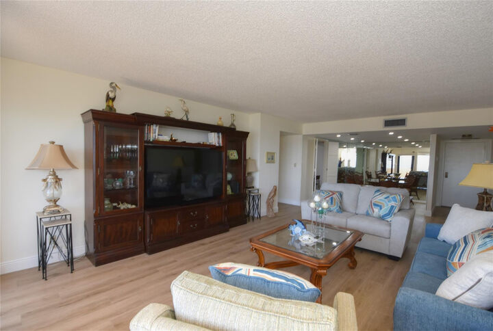 Property Photo: 4900 N Ocean Boulevard 1003 FL 33308