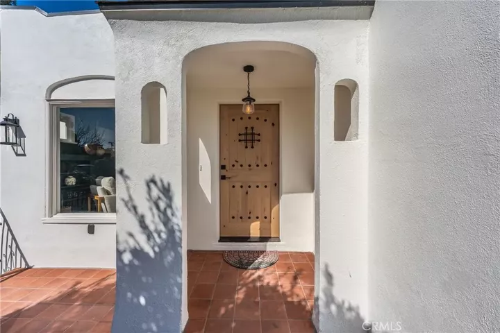 Property Photo:  3327 Minto Court  CA 90032 