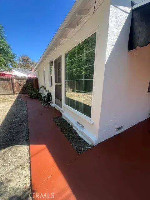Property Photo: 613 Reese Place A CA 91506