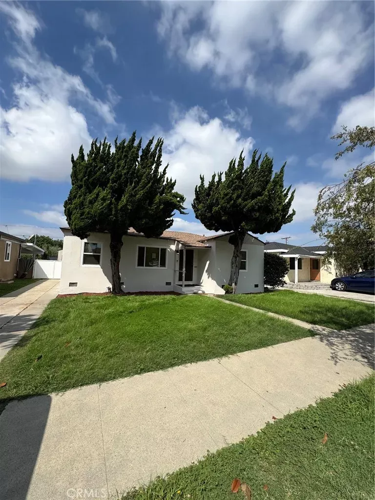 Property Photo: 2067 Delta CA 90810