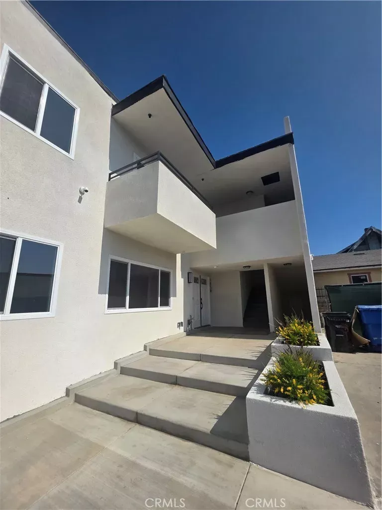 Property Photo:  1858 W 48th Street 2  CA 90062 