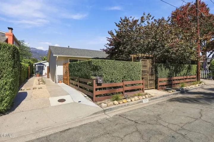 Property Photo: 1387 Vallecito Place CA 93013