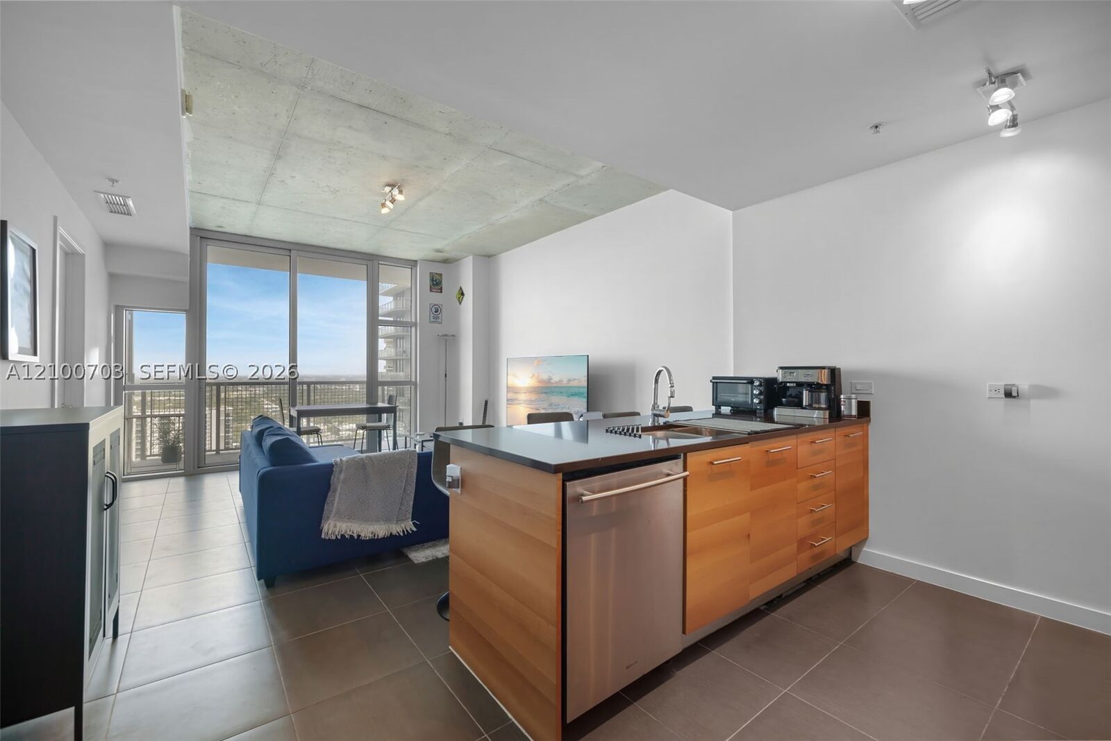 Property Photo: 3301 NE 1st Ave H2711 FL 33137