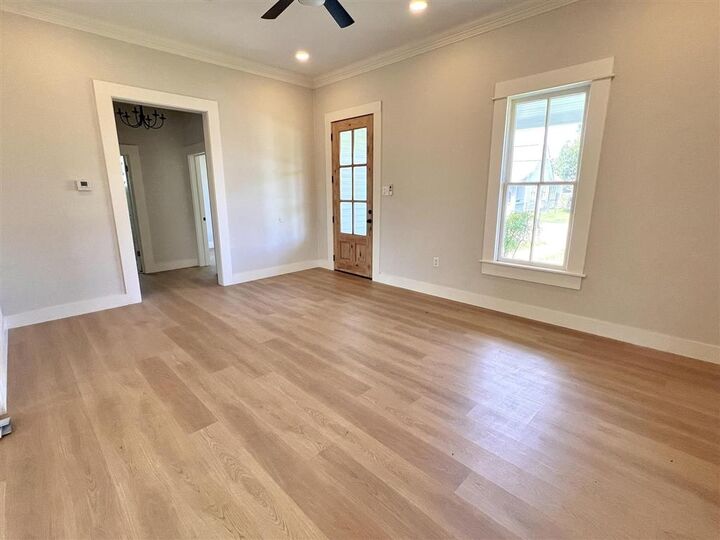 Property Photo:  1014 Iris Street  LA 70601 
