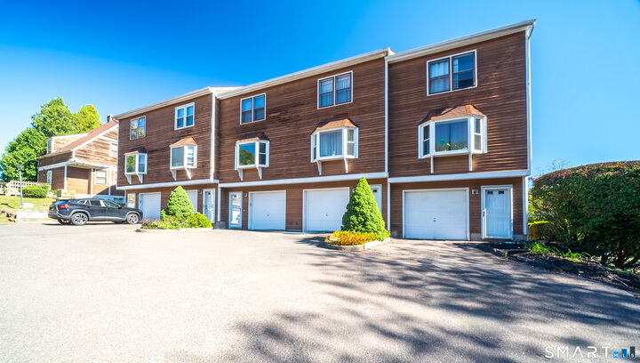 Property Photo: 690 North Colony Road 2 CT 06450