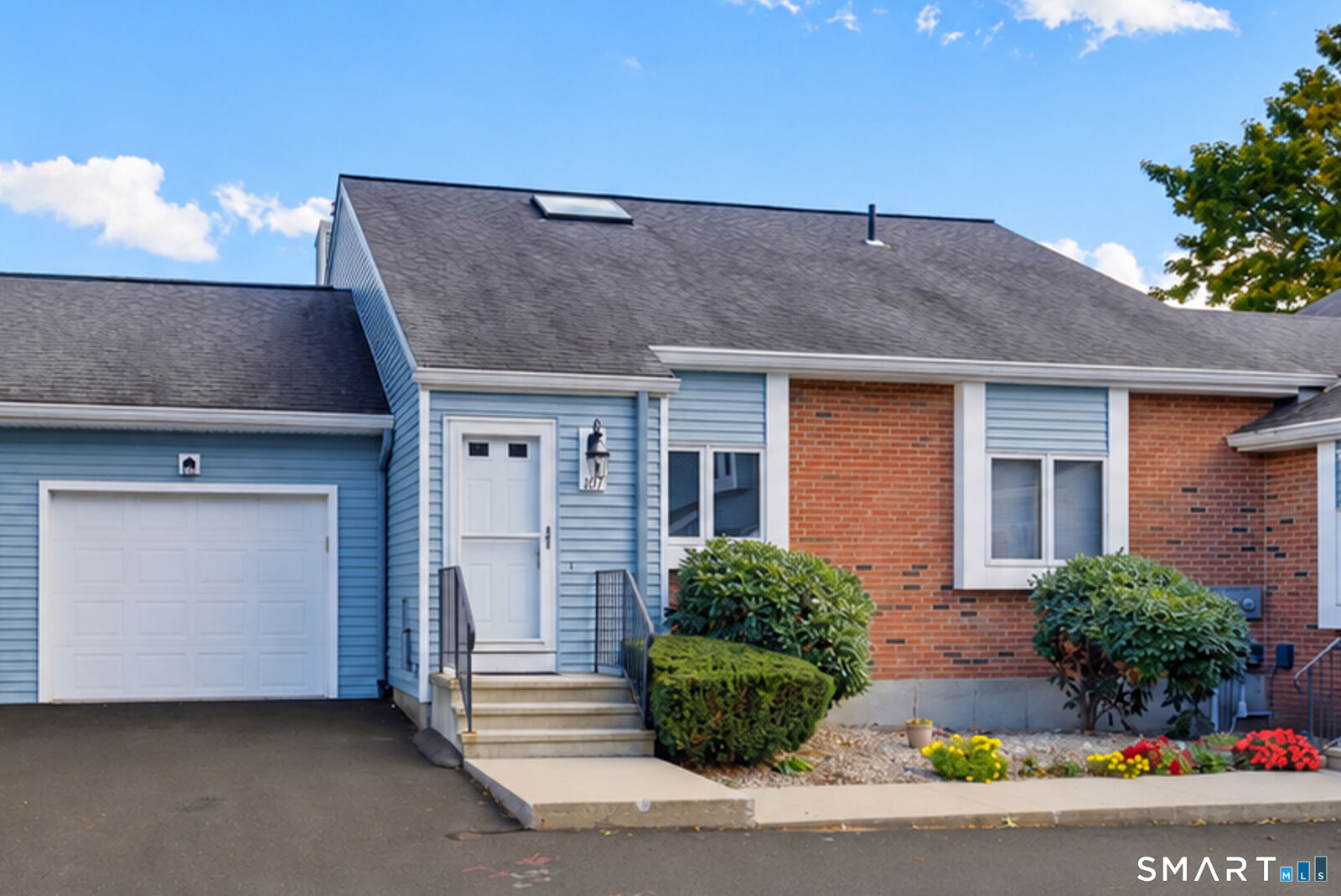 Property Photo:  107 Sand Stone Drive 107  CT 06074 