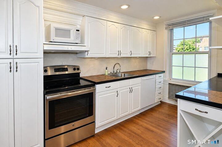 Property Photo: 833 Summer Street 3B CT 06901
