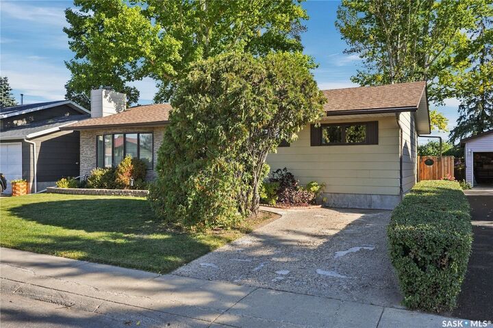 Property Photo:  222 Smith Road  SK S7M 4Z5 