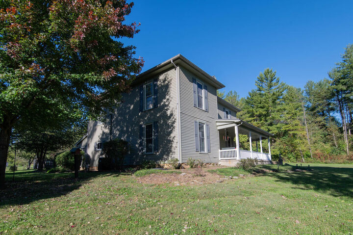 Property Photo:  1121 Falls Road  OH 45612 