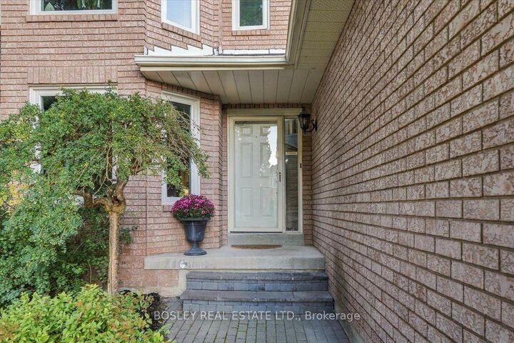 Property Photo:  2259 Cottonwood Circle  ON L1X 2P9 