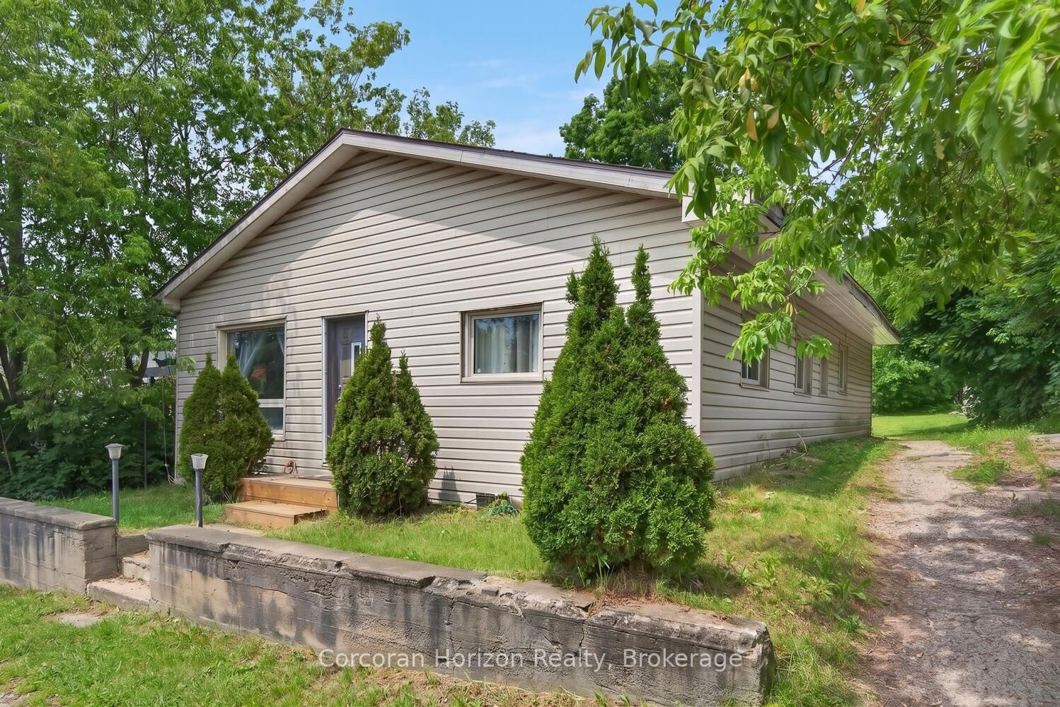 Property Photo:  20 Parry Sound Road  ON P2A 2M4 