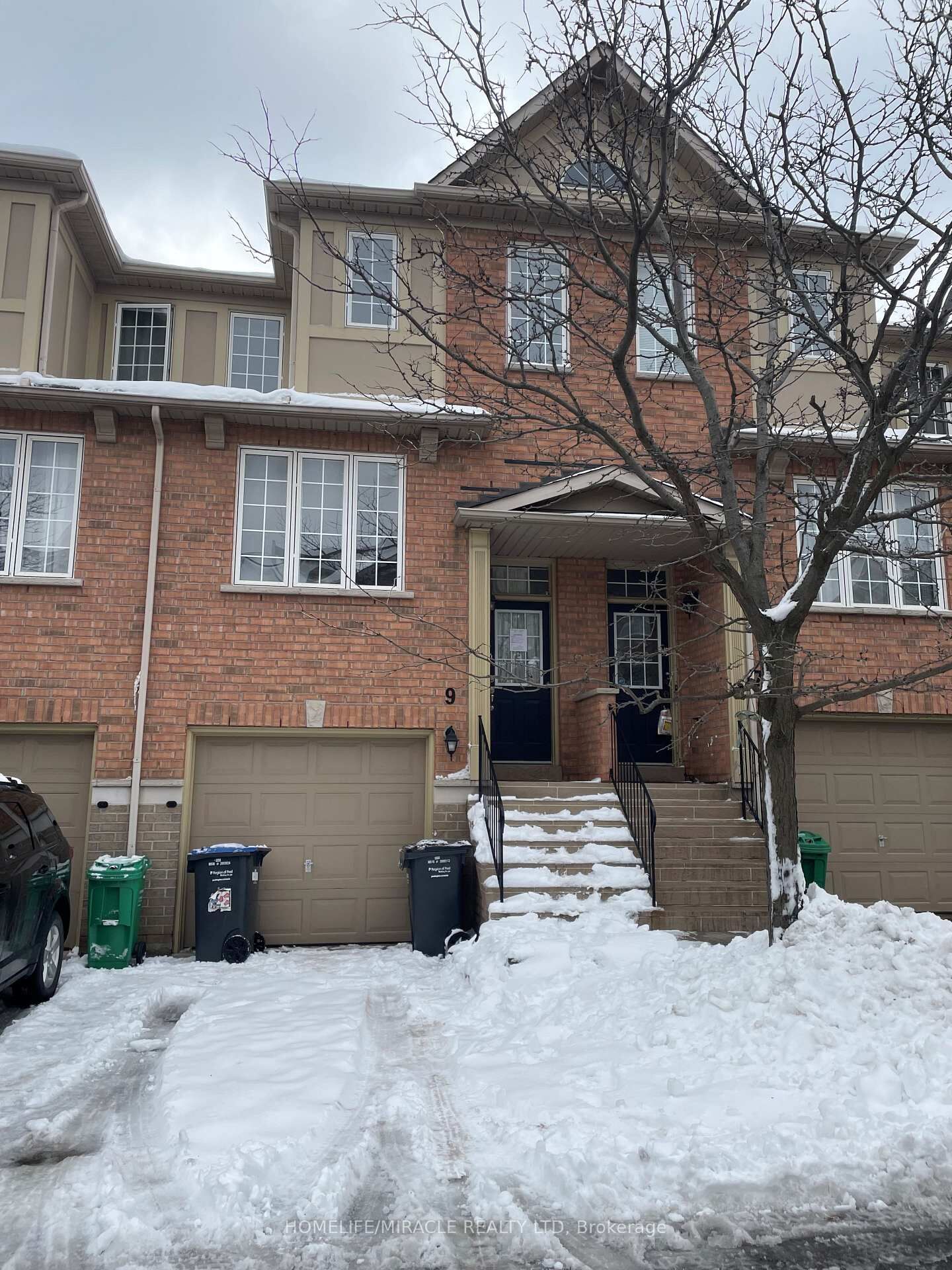 Property Photo:  5055 Heatherleigh Avenue 9  ON L5V 2R6 