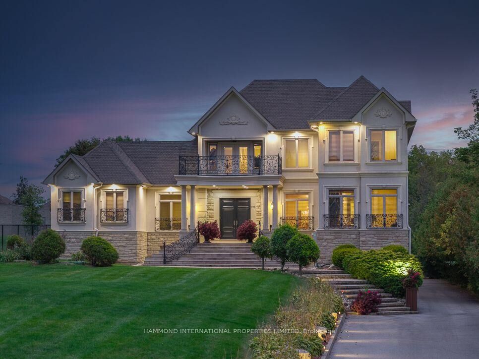 Property Photo:  776 Woodland Acres Crescent  ON L6A 1G2 