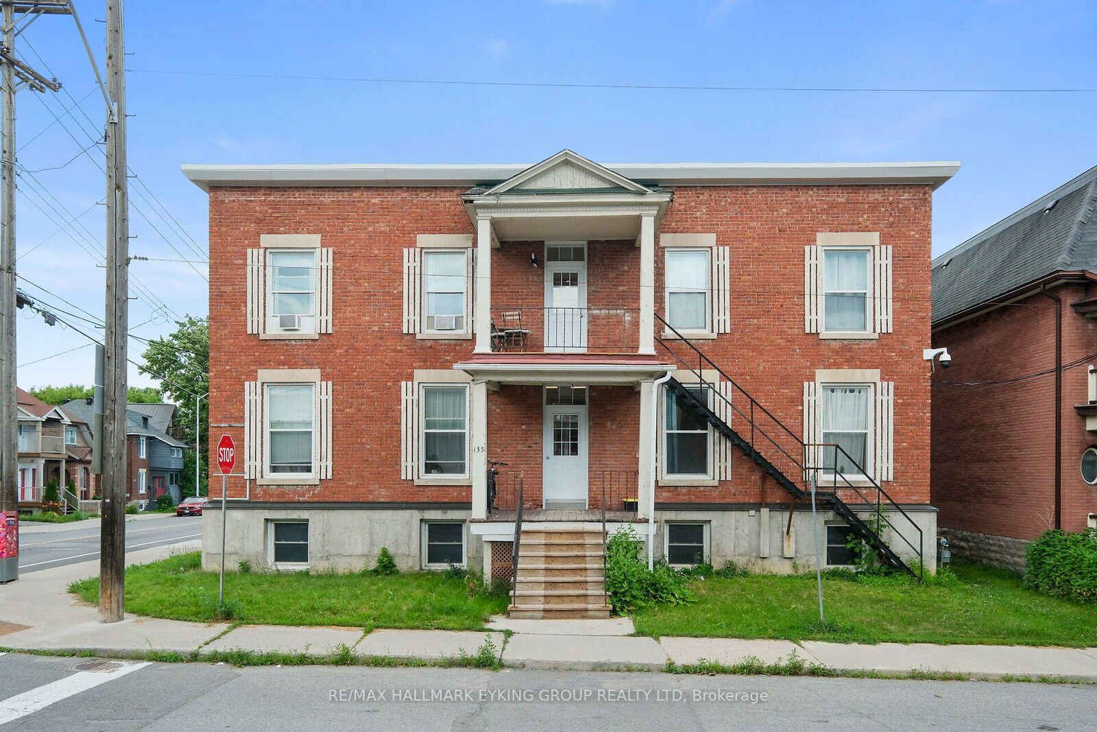 Property Photo:  135 Concord Street S 3  ON K1S 0Z3 
