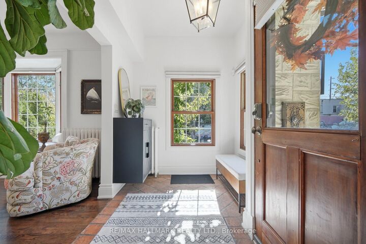 Property Photo:  22 Pretoria Avenue  ON M4K 1T3 