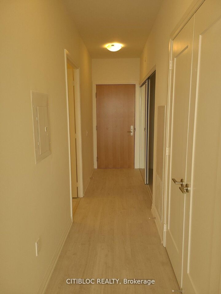 Property Photo:  8960 Jane Street 1514  ON L4K 0N9 