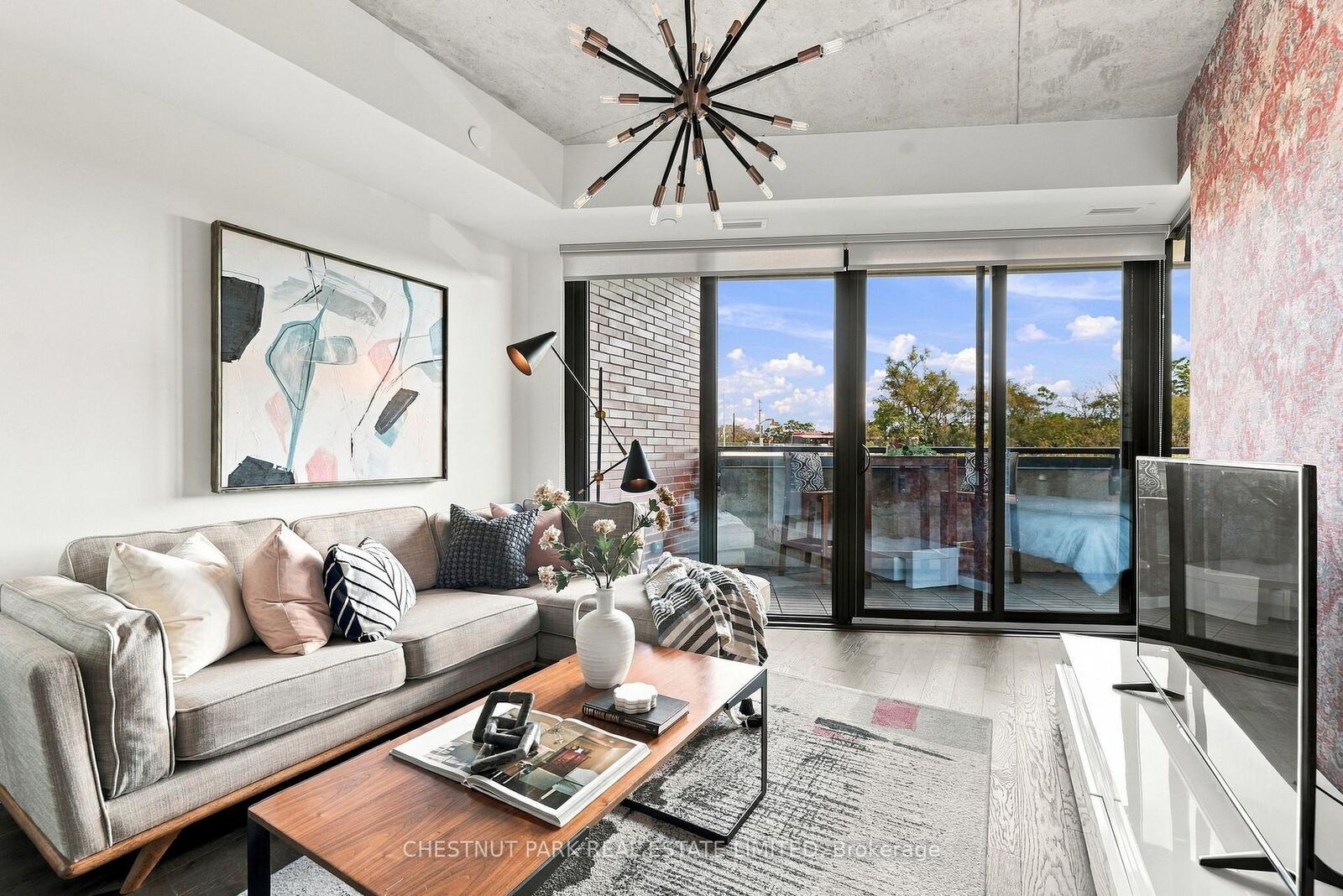 Property Photo:  383 Sorauren Avenue 317  ON M6R 0A4 