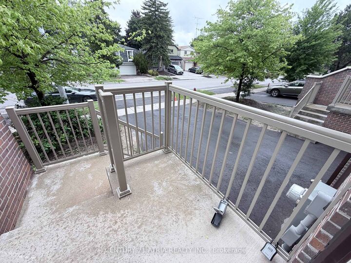 Property Photo:  11 Plaisance Road Unit 5  ON L4C 5H1 