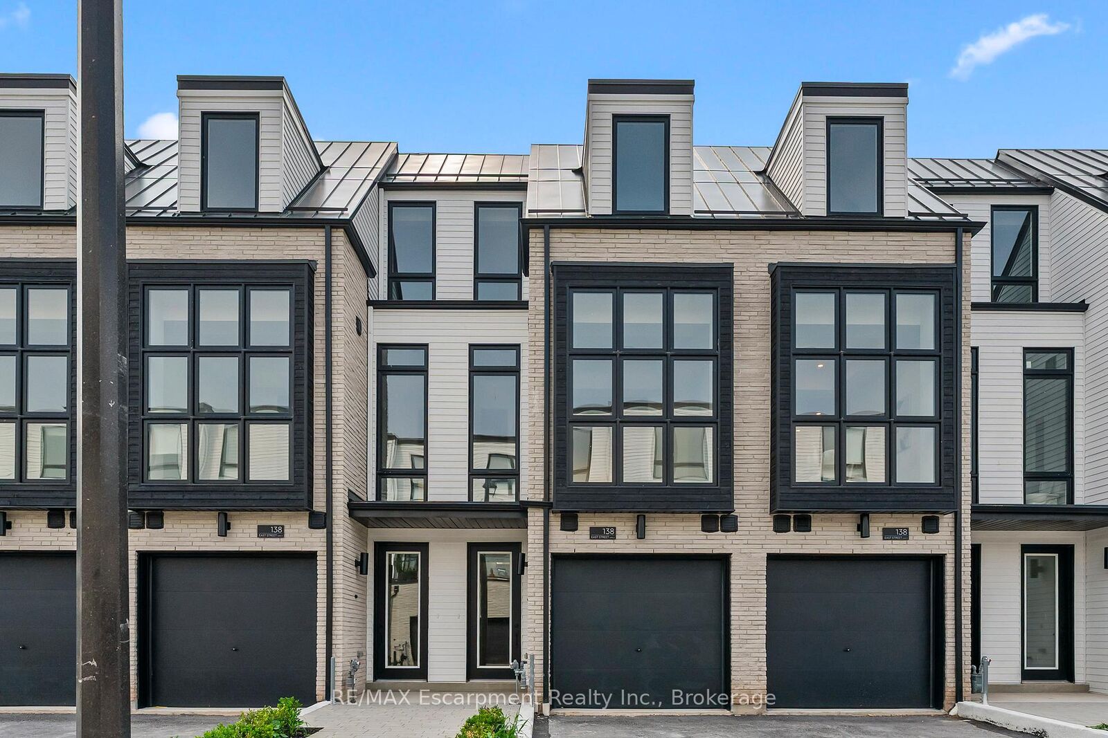 Property Photo:  138 East Street 4  ON L6L 0H9 