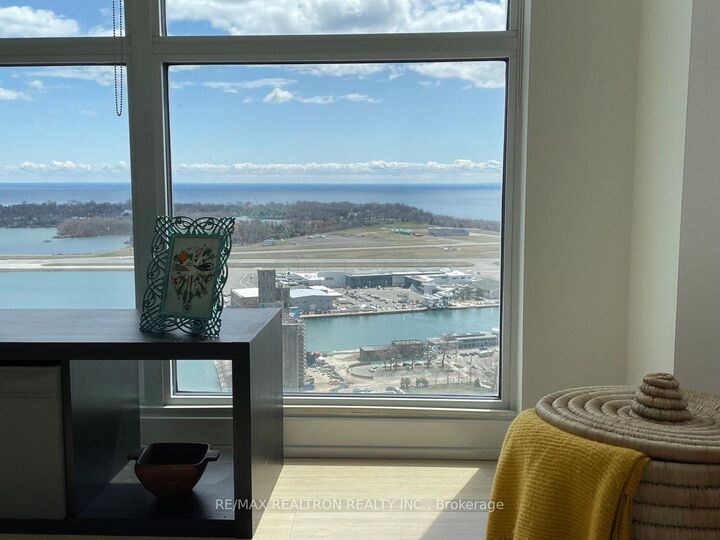 Property Photo:  75 Queens Wharf Road 4208  ON M5V 0J8 