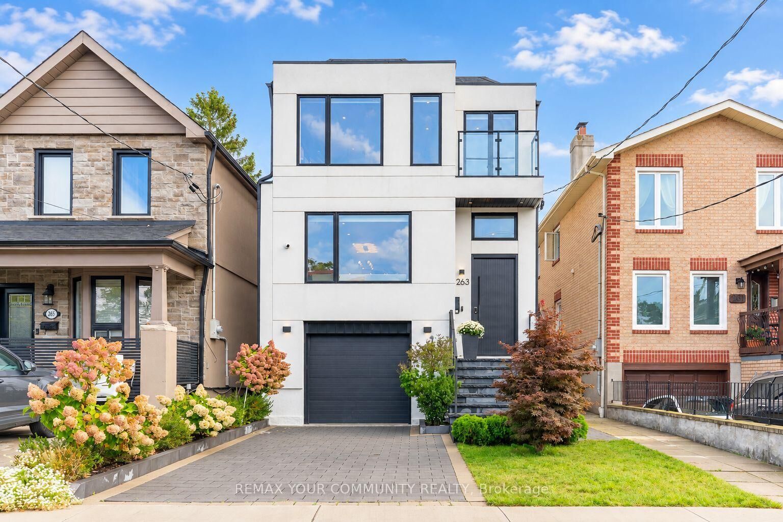 Property Photo:  263 Linsmore Crescent  ON M4J 4L6 