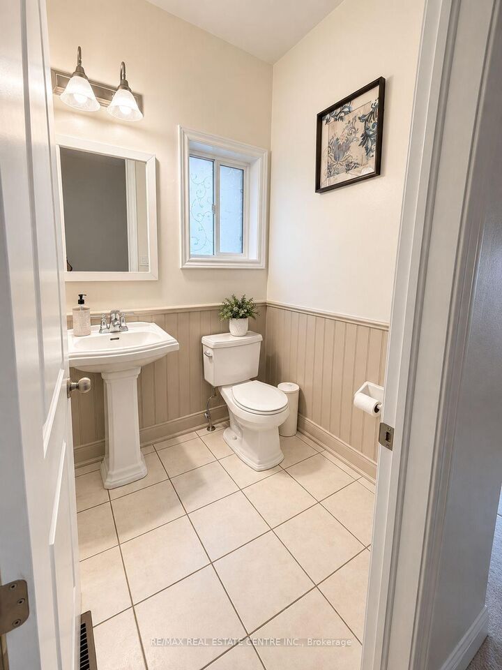 Property Photo:  639 Hammond Street W  ON L9V 3S2 