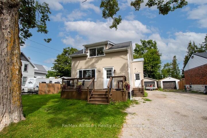Property Photo:  96 Regent Street  ON K9V 3V4 