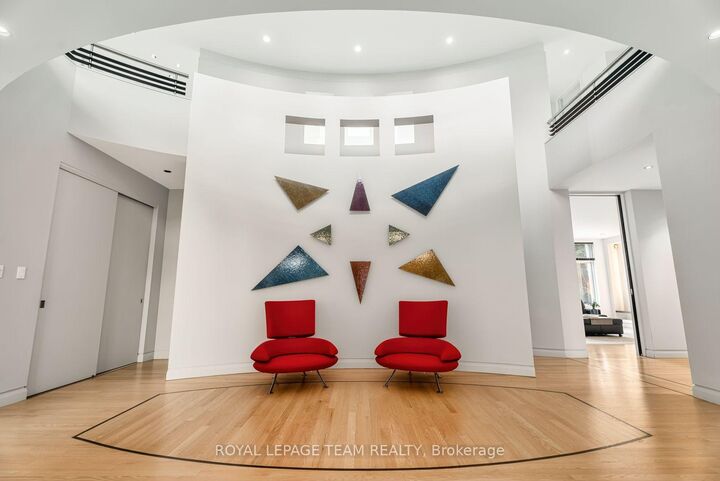 Property Photo:  725 Manor Avenue  ON K1M 0E4 