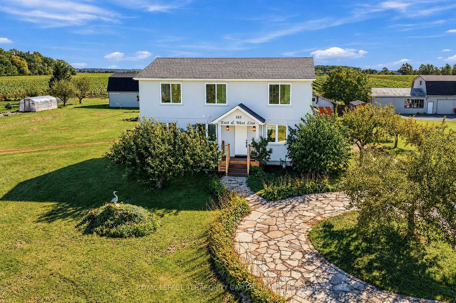 Property Photo:  165 East West Line  ON L0S 1J0 