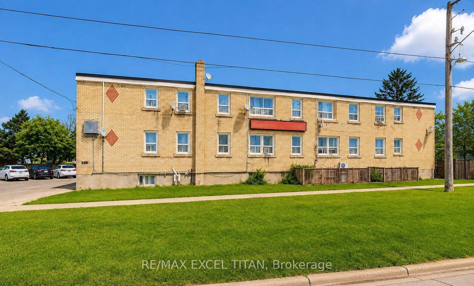 Property Photo: 1201 Cedar Street 5 ON L1J 3P1