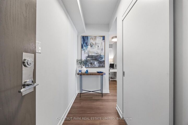Property Photo:  21 Widmer Street 2401  ON M5V 0B8 