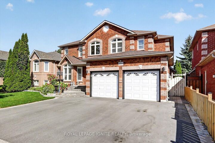 Property Photo:  2015 Valewood Court  ON L1G 7X9 