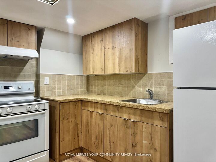 Property Photo:  246 Elka Drive Apt A  ON L4C 3A3 