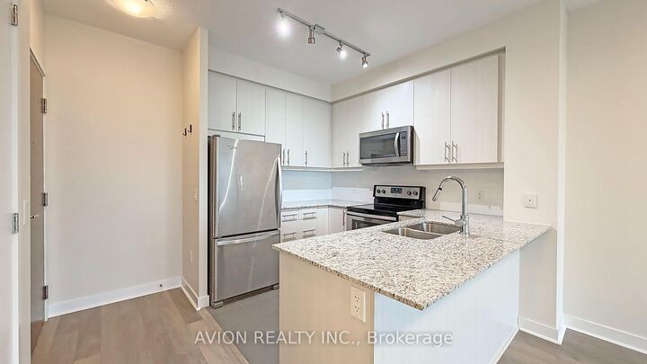 Property Photo:  3975 Grand Park Drive 1806  ON L5B 0K4 
